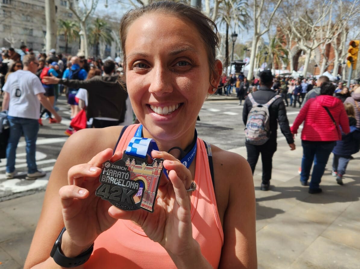 Sophie Cordell with her medal 2