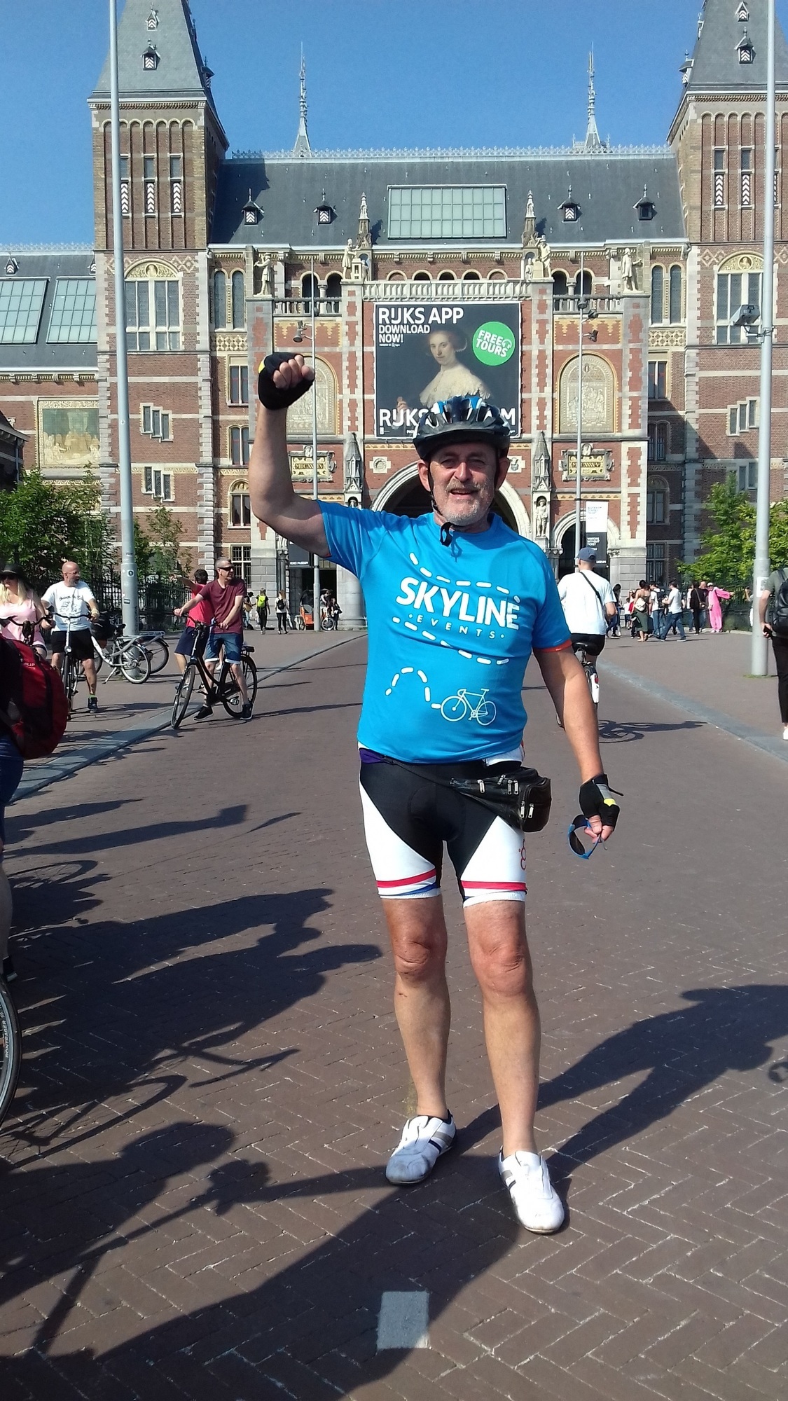 Victory Hans reaches Amsterdam